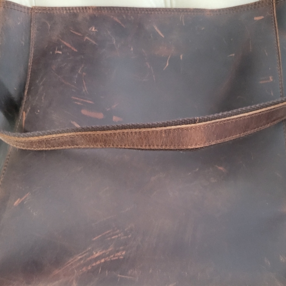 Classic Brown Leather Crossbody Tote - Unbranded - Picture 6 of 6